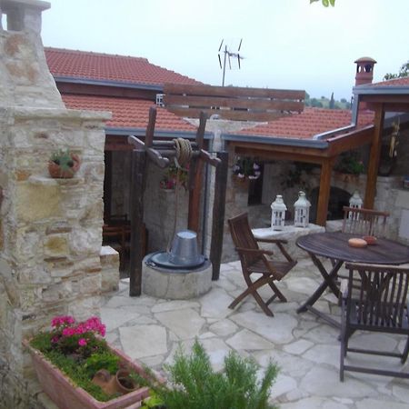 Xenios Cottages Lofou Habitación foto