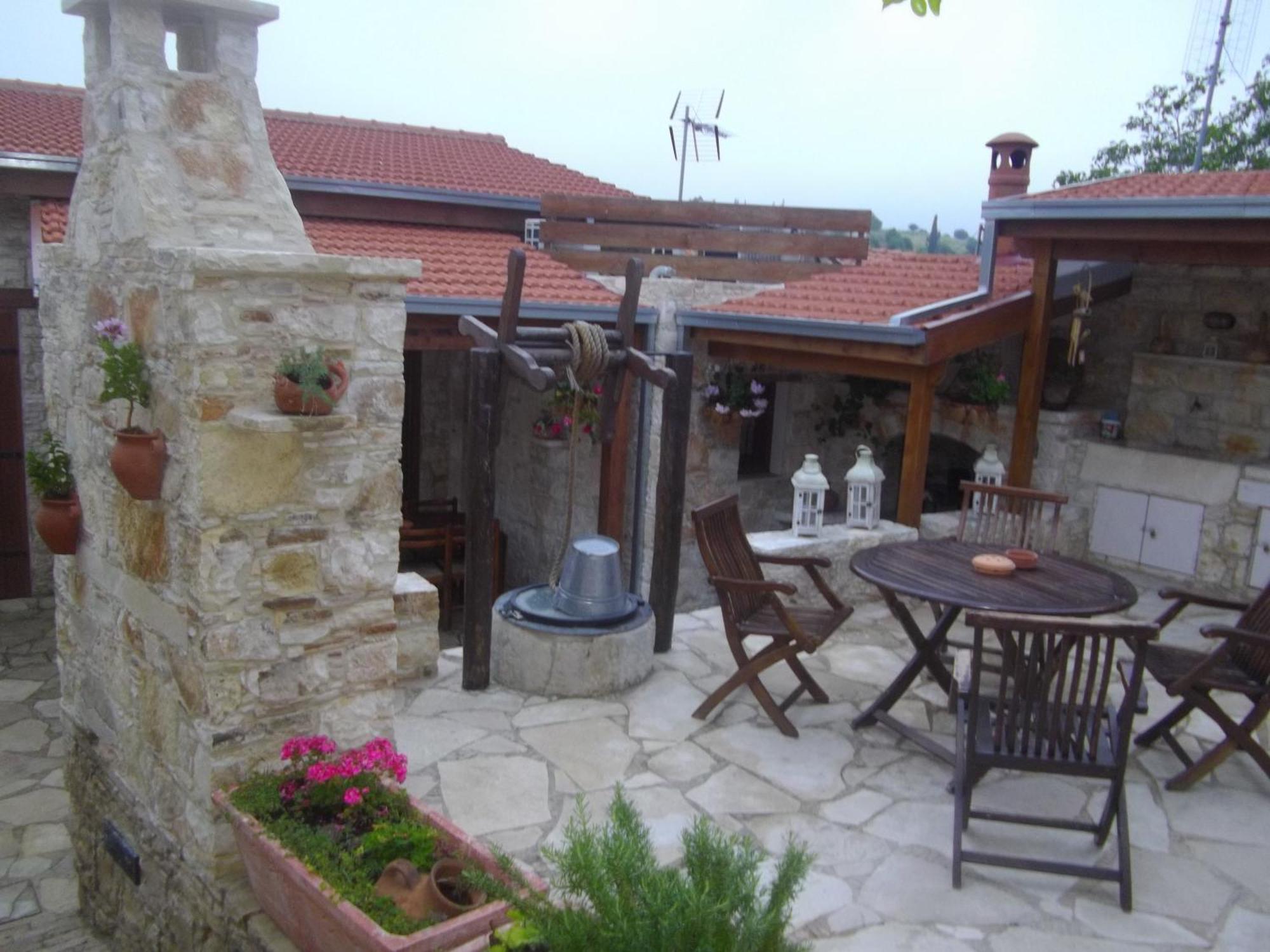 Xenios Cottages Lofou Habitación foto