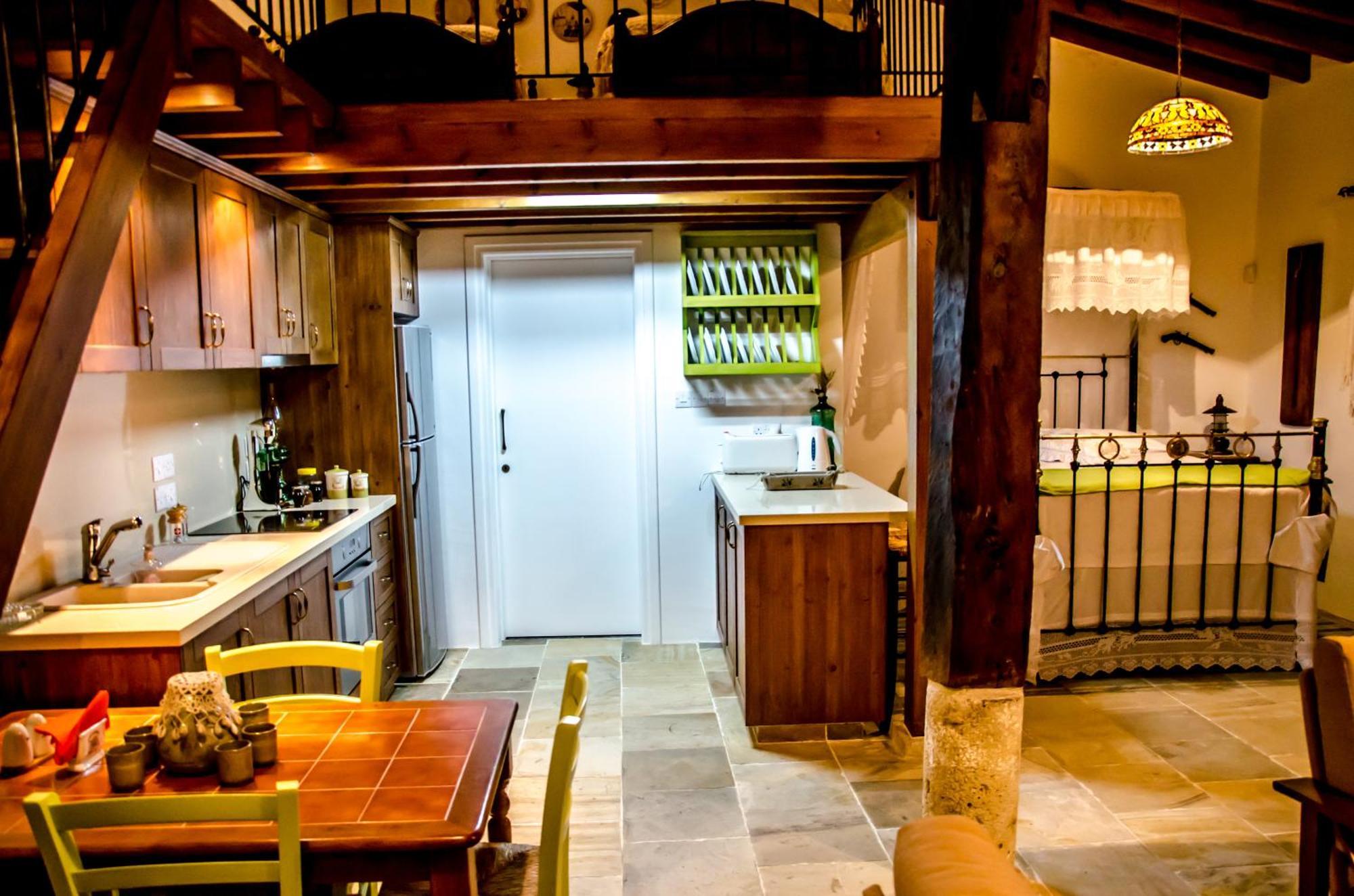 Xenios Cottages Lofou Habitación foto