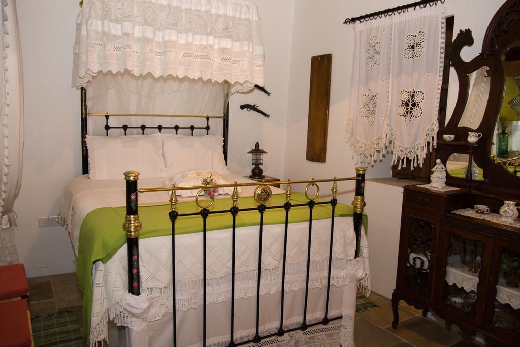 Xenios Cottages Lofou Habitación foto