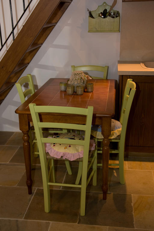 Xenios Cottages Lofou Habitación foto